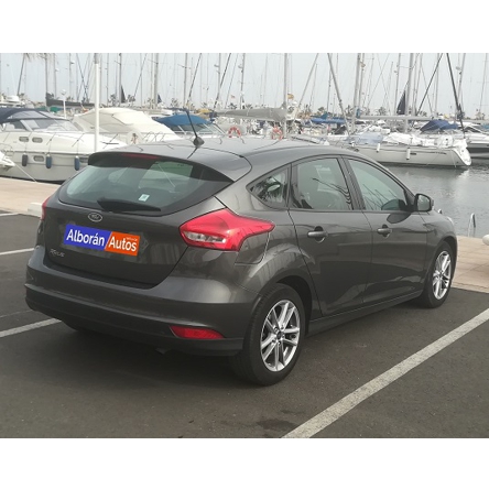 Ford Focus, Opel Astra, Opel Crossland o similar