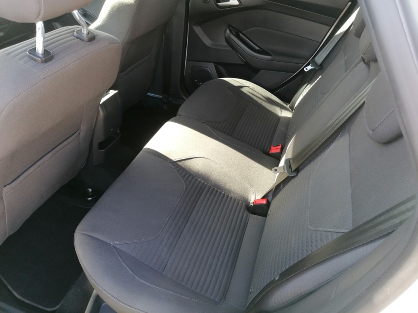Ford Focus, Opel Astra, Opel Crossland o similar