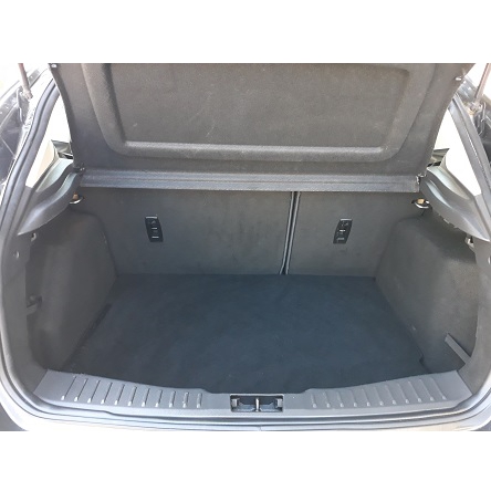 Ford Focus, Opel Astra, Opel Crossland o similar
