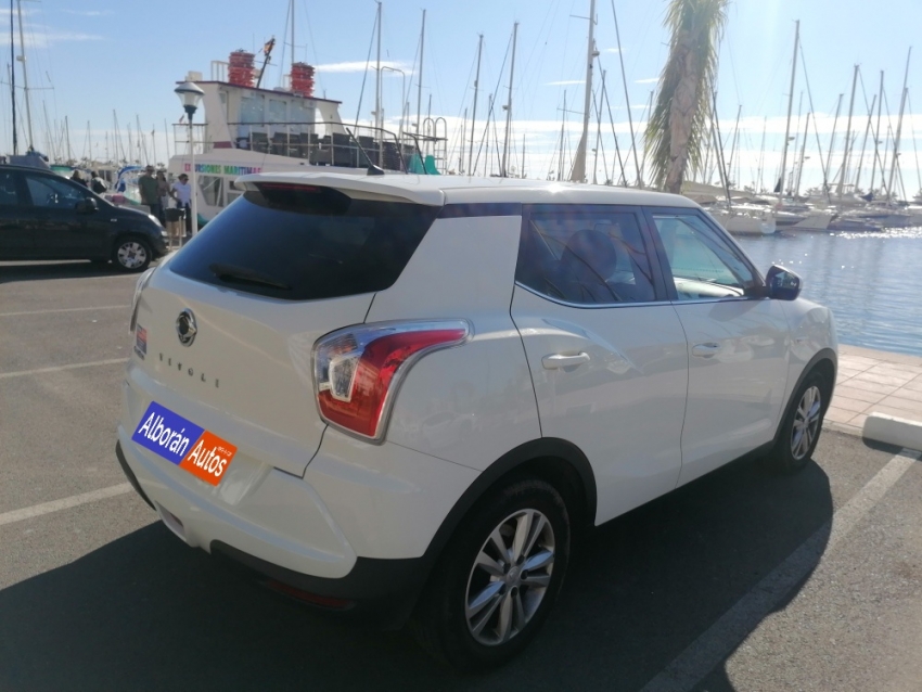 SsangYong Tivoli, Opel Crossland o similar